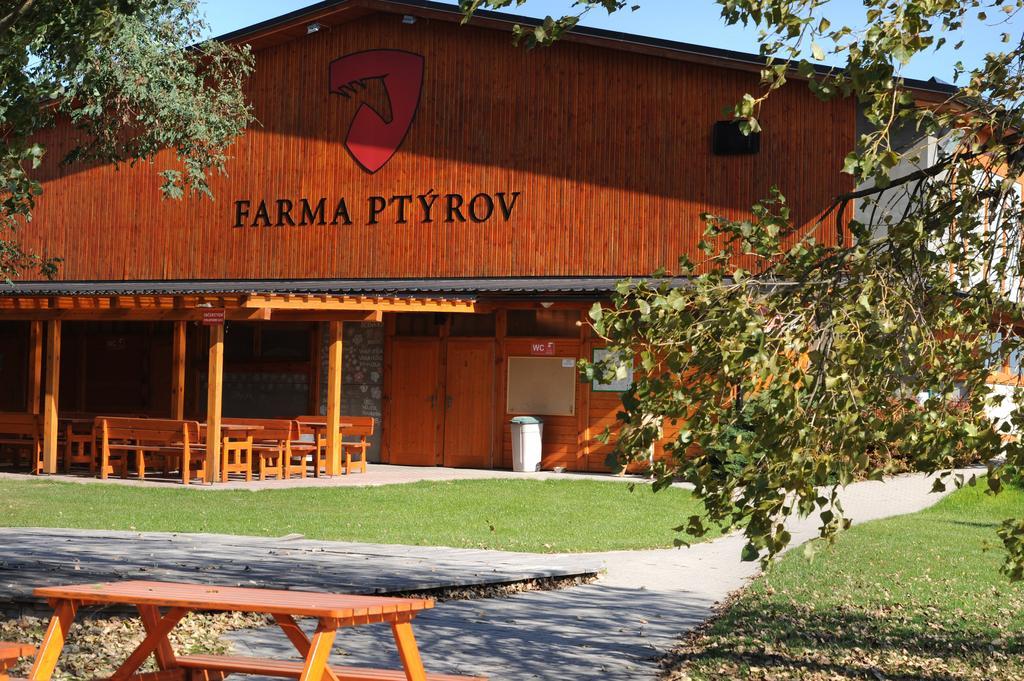 Farma Ptyrov Hotel Mnichovo Hradiště Bagian luar foto