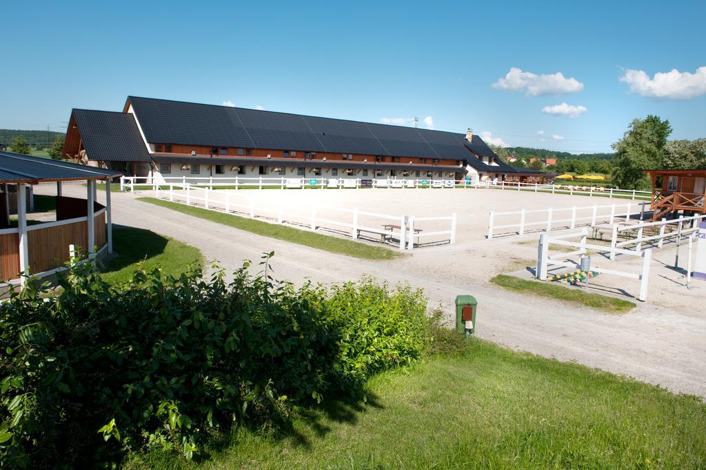 Farma Ptyrov Hotel Mnichovo Hradiště Bagian luar foto